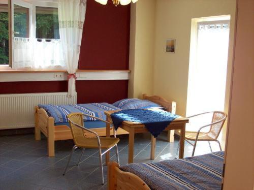 Econo Motel Goelzer Büchenbeuren Exteriör bild