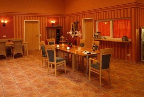 Econo Motel Goelzer Büchenbeuren Exteriör bild