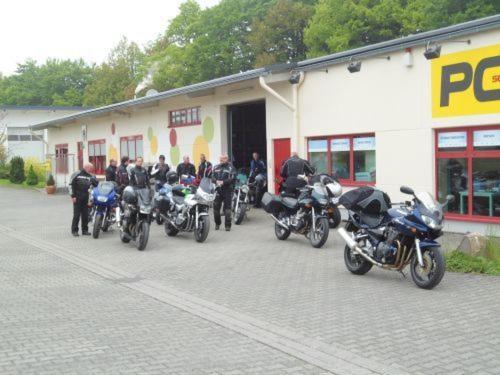 Econo Motel Goelzer Büchenbeuren Exteriör bild