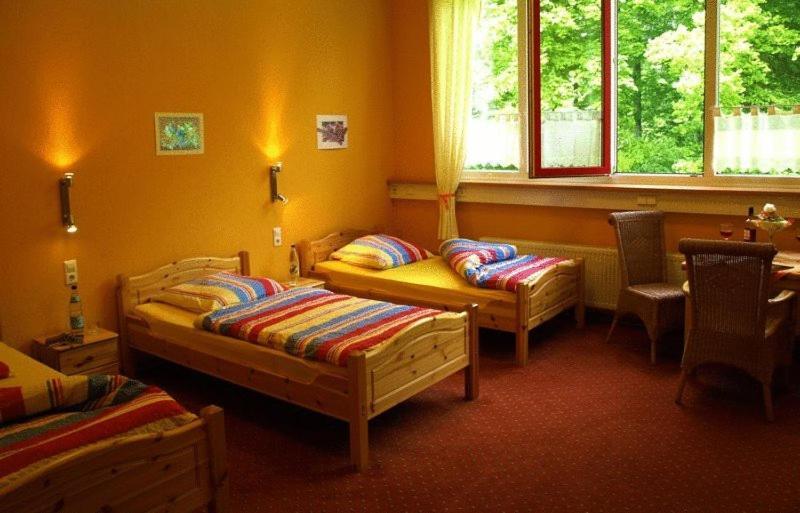 Econo Motel Goelzer Büchenbeuren Exteriör bild