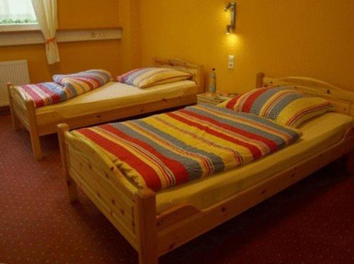 Econo Motel Goelzer Büchenbeuren Exteriör bild
